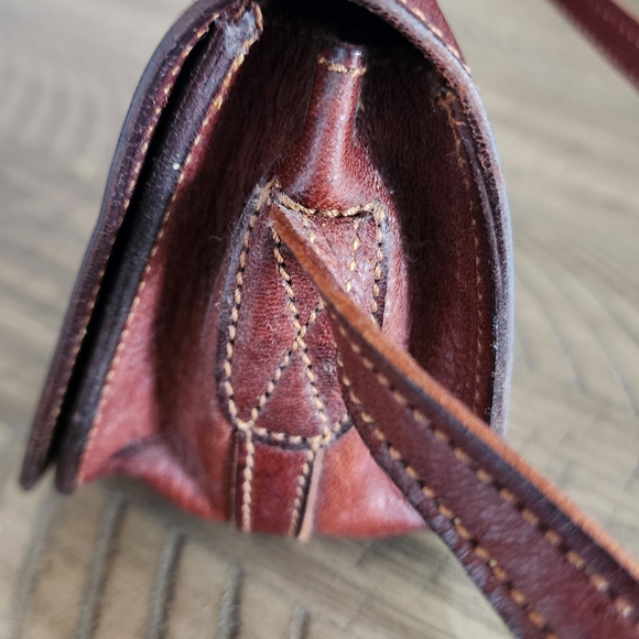 Vintage Small Leather Purse - Picture 3 of 8